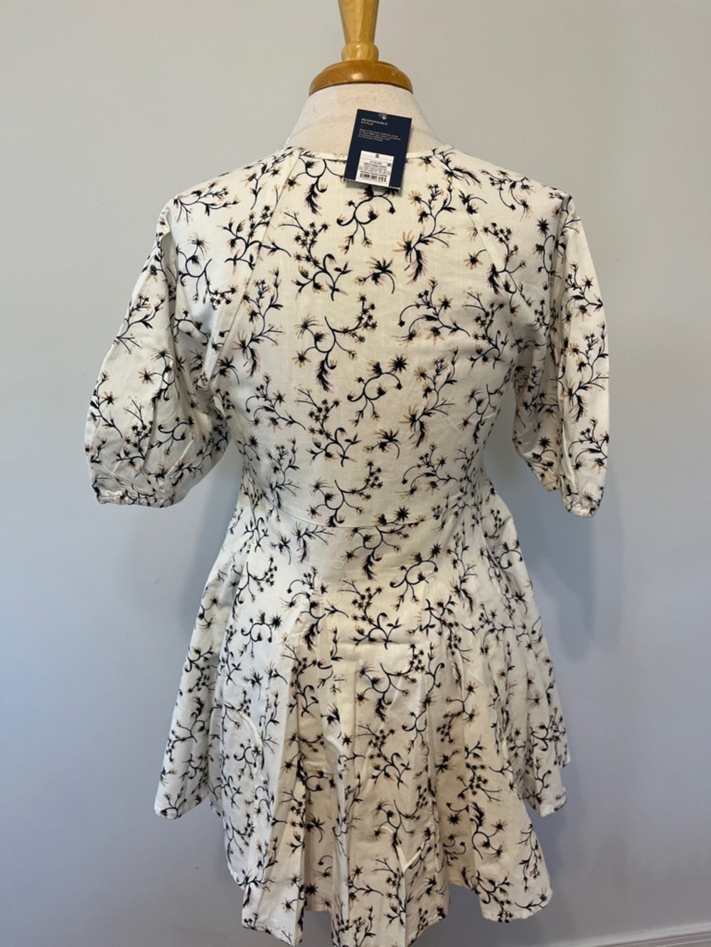 Universal Thread White Floral Spring Summer Mini Dress with POCKETS!!! Sz Small - Picture 3 of 12